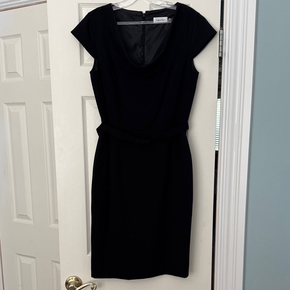 Calvin Klein Black Cap Sleeve Midi Dress